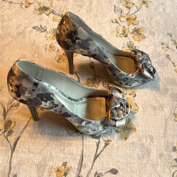 Fioni Brand Stiletto Heels Size 7, never worn - Picture 4 of 7